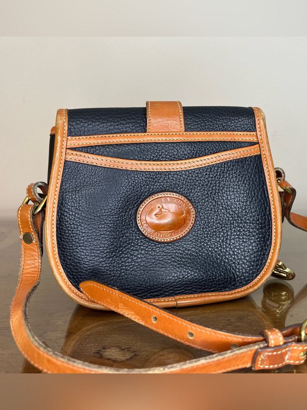 Vintage Dooney & Bourke Pebbled Leather Equestrian Crossbody Bag Black/Brown - Picture 8 of 17
